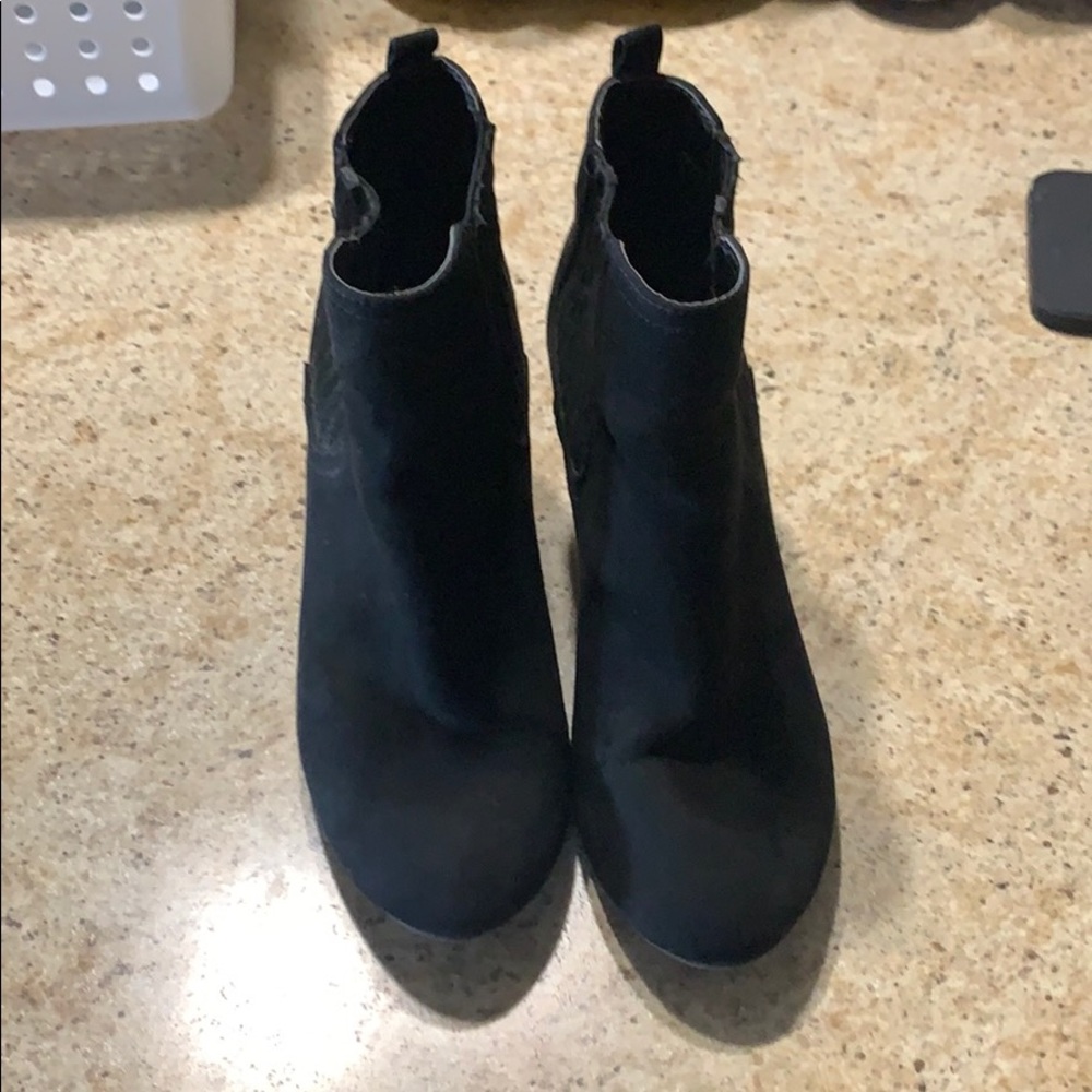 GAP, size 8, heel booties